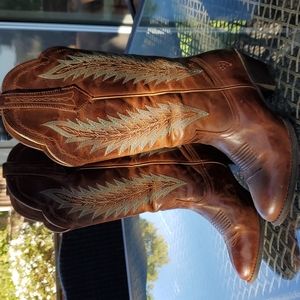 Ariat boots. Turquoise and Brown excellent condition